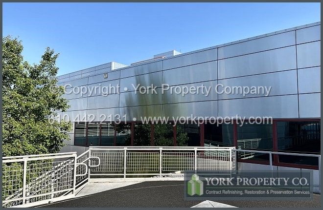 Shiny polished stainless steel panels with enhanced grain.
