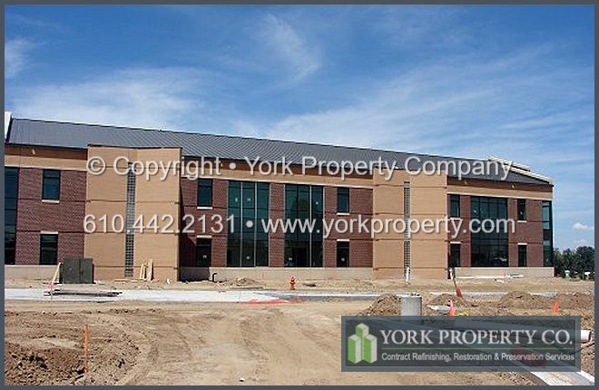 We remove acid etching and oxidation on bronze anodized aluminum. Refinishing concrete and mortar stained anodized aluminum.