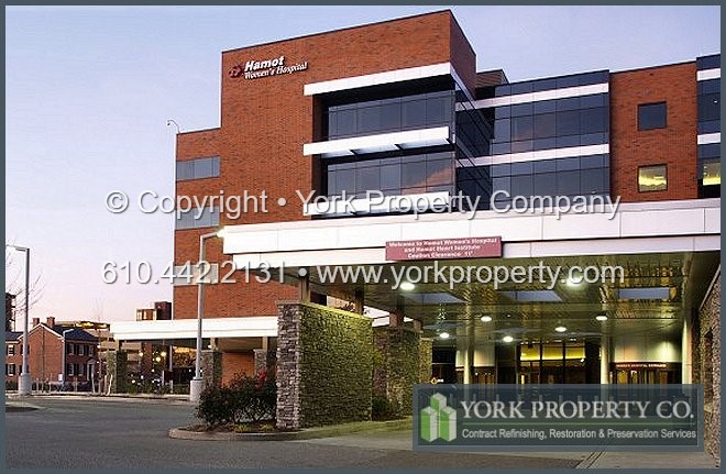 Anodized aluminum construction cleaning. We restore, rejuvenate and refurbish the anodized aluminum luster, anodized aluminum sheen and anodized aluminum factory finish and appearance to new construction damaged, chemically oxidized, chemical stained anodized aluminum surfaces.