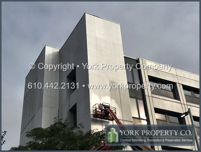 Refurbishing faded exterior anodized aluminum window frames, restoring pitted anodized aluminum clad panels, cleaning chemically stained anodized aluminum contractor. We also refurbish bleached, oxidized and sun light / UV ray damaged anodized aluminum metal finishes.