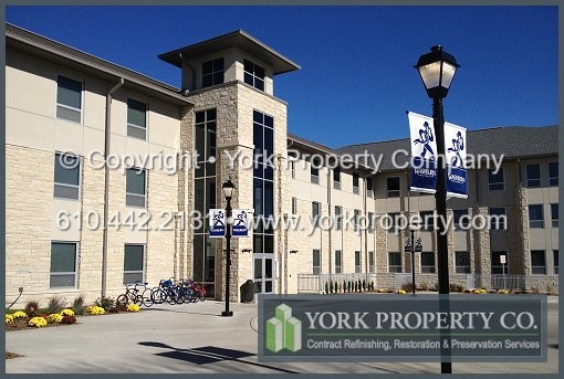 Anodized aluminum will corrode, oxidize, tarnish and discolor with age. We fix anodized aluminum blemishes, marks and anodized aluminum surface imperfections. Architectural metal refinishing specialists cleaning anodized aluminum, washing anodized aluminum, pressure cleaning anodized aluminum and refinishing anodized aluminum.