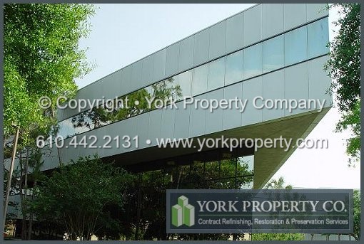 When dirt, grime, pollutants, salt, rust, efflorescence, acid rain residue and contaminants sit on the surface of anodized aluminum the anodized aluminum finish will etch, bleach, oxidize, fade, corrode, deteriorate and fail over time. We restore hard water stained anodized aluminum, wash corroded anodized aluminum, clean deteriorated anodized aluminum and wash oxidized anodized aluminum finishes.